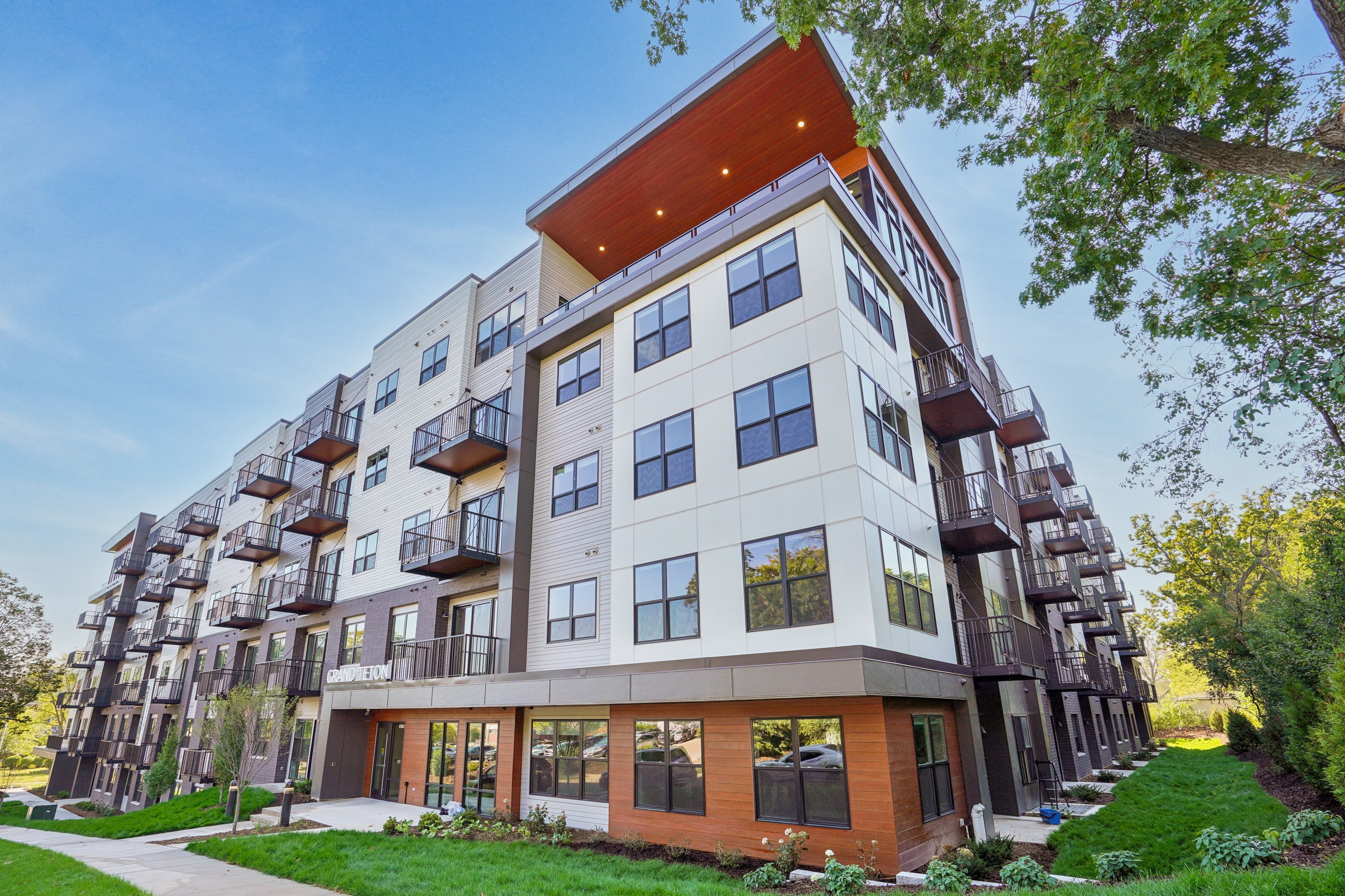 Grand Teton Apartments
